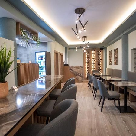 Serenity Luxe Suites Parga Buitenkant foto