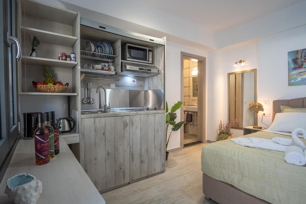 Serenity Luxe Suites Parga Buitenkant foto
