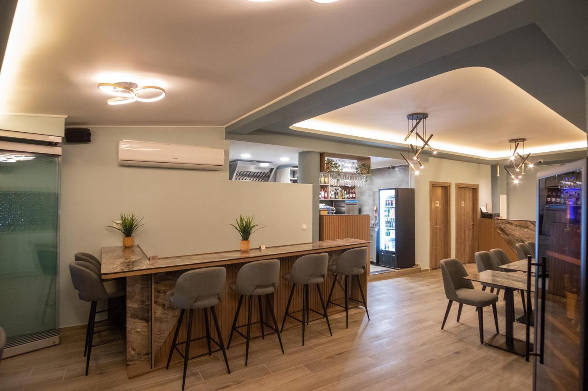 Serenity Luxe Suites Parga Buitenkant foto
