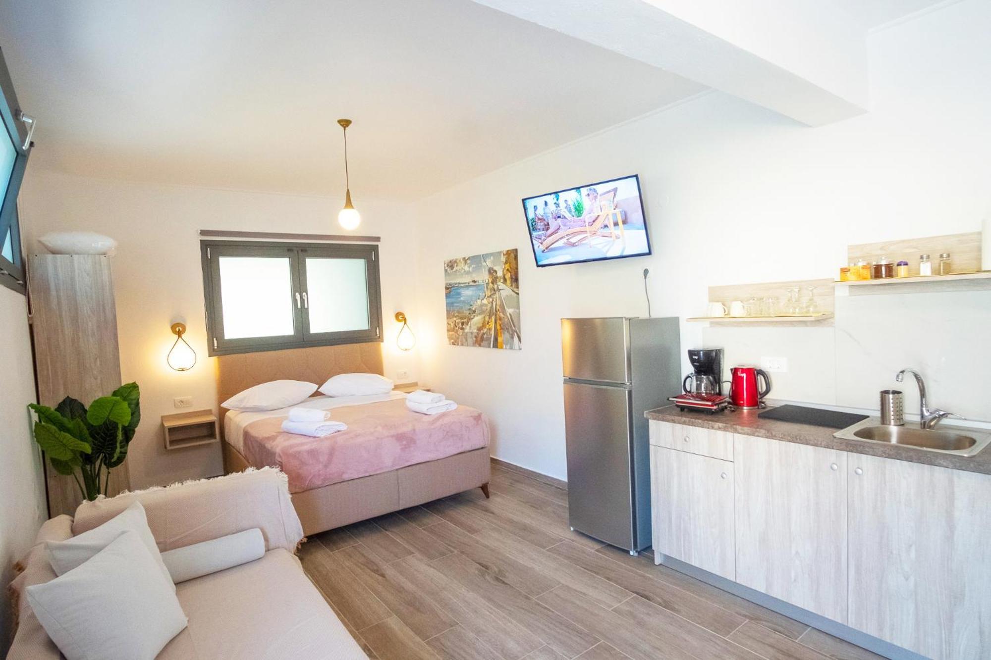 Serenity Luxe Suites Parga Buitenkant foto