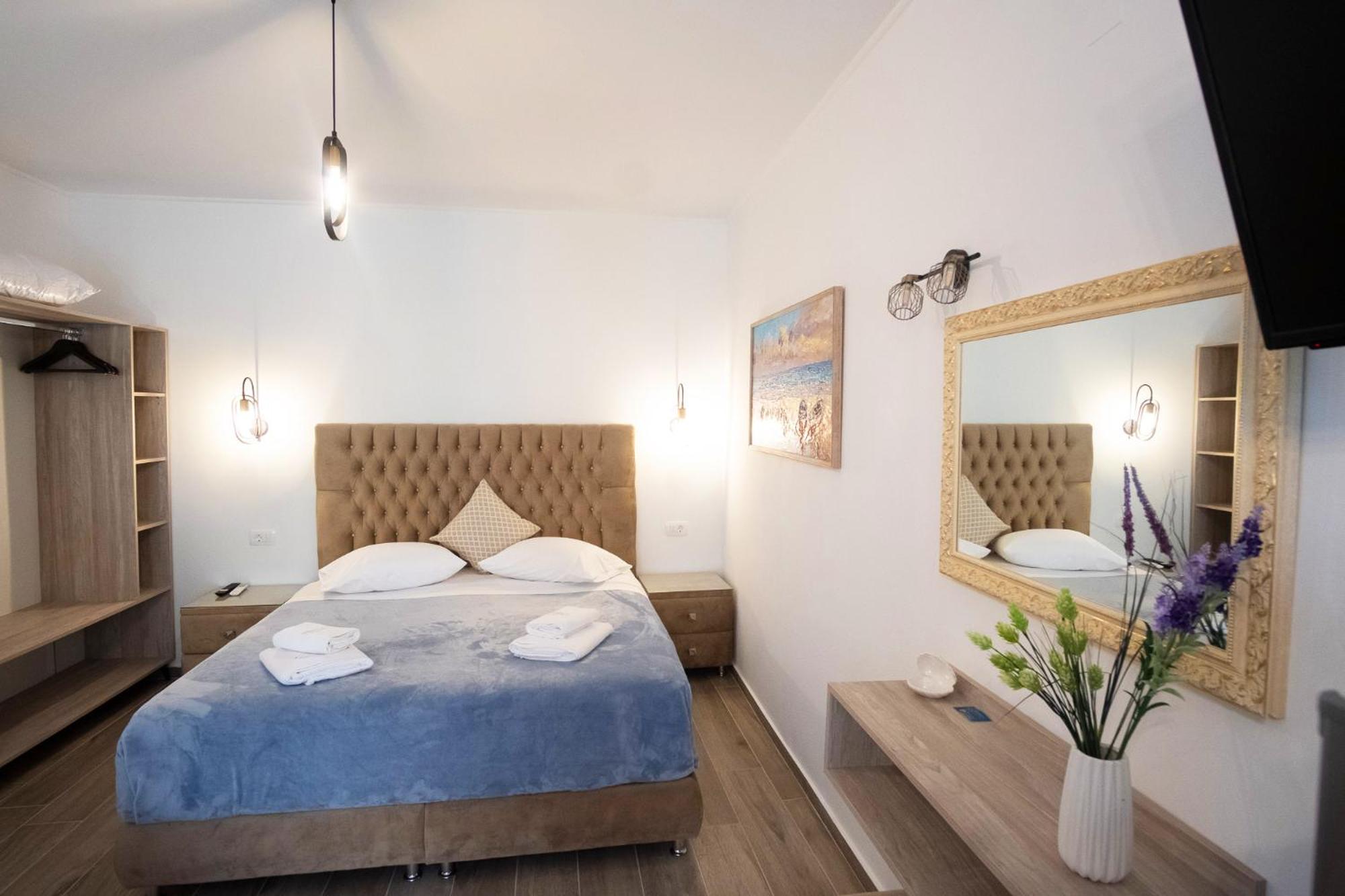 Serenity Luxe Suites Parga Buitenkant foto