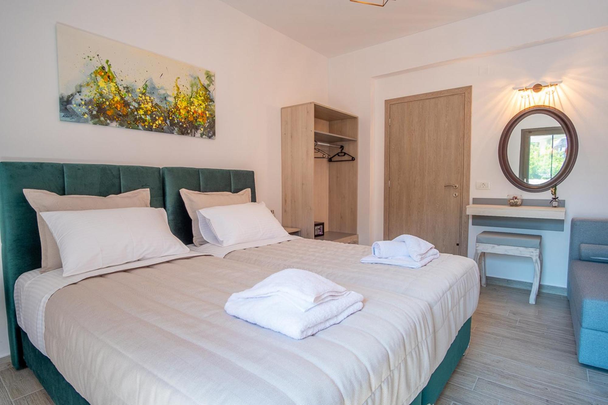 Serenity Luxe Suites Parga Kamer foto